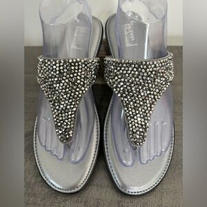 Lauren Blakwell Toe Post Beaded Silver
Sandal, Sz 8, NWOB